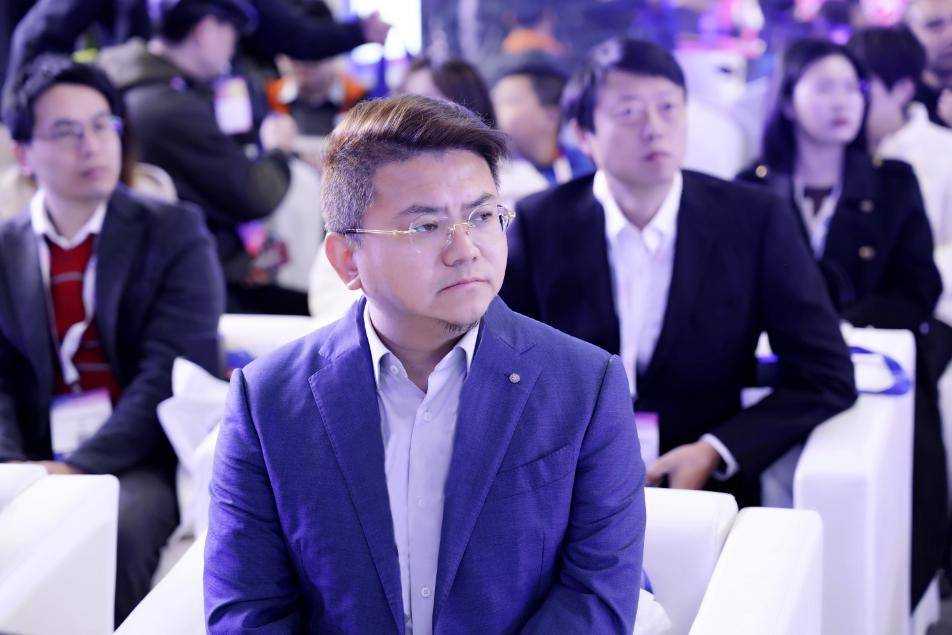 九游娱乐NineGame：镜界向上·聚势新生超视立出席中国眼镜协会团体标准发布会暨渐变焦眼镜验光配镜技术规范团体标准启动仪式(图9)