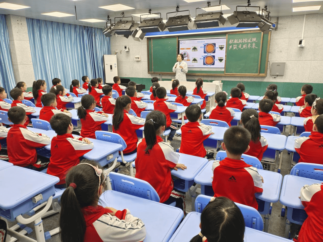 九游娱乐：积极防控近视共筑光明未来——郴州市一完小开展2024年春季视力检查和防近科普活动(图1)