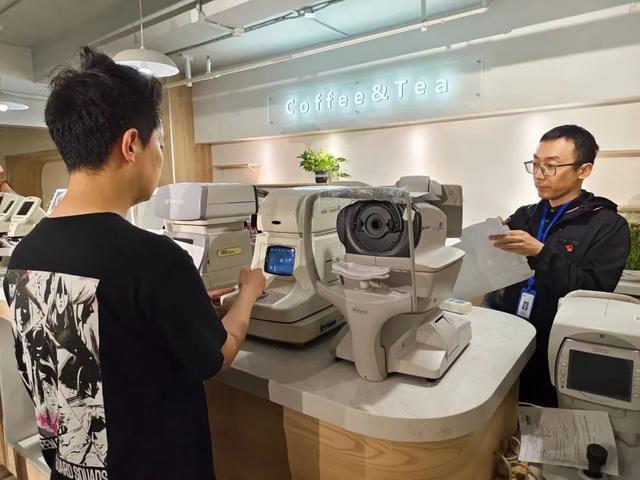 宝山路市场监管所开展眼镜验配计量器具“免费送检上门”服务(图3)