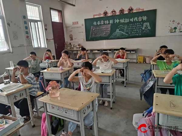 西平县芦庙中心校宋营小学、张崔吴小学、蔡庄合庄八里老庄开展近视防控宣传教育月活动(图1)