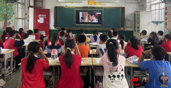 “点亮视界预防近视小学在行动”西平县芦庙中心小学开展近视防控宣传教育活动(图3)