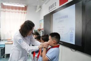 九游娱乐：济南市眼科医院：中医眼科助力校园近视防控(图2)