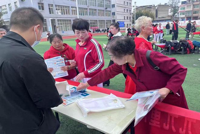 紫云县近视综合防控中心举办重阳敬老活动(图2)