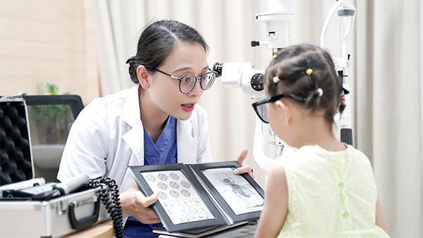 重庆华厦眼科：近视防控这一步很关键(图1)