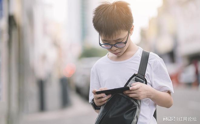 没手机写不了作业？一场关于老师、家长和孩子之间的博弈(图2)