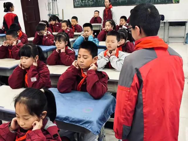 西安市浐灞十八小组织开展眼保健操比赛护眼睛(图2)
