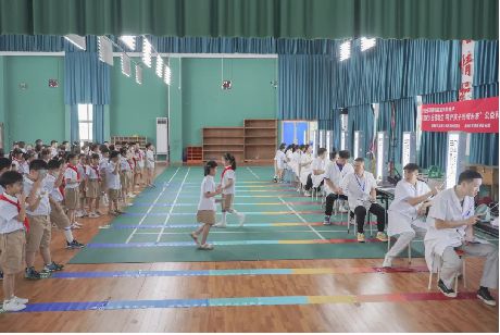 九游娱乐：东南眼科全面保障2024年秋季学期学生视力筛查和近视防控科普工作(图1)