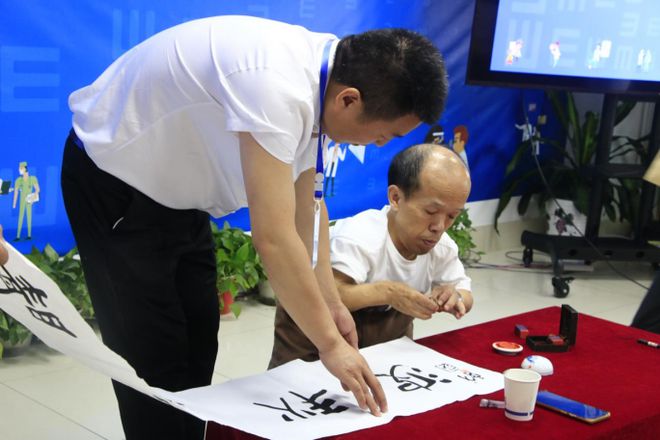 《河南名医馆》儿童青少年视力防控项目发布会在郑州举行(图3)