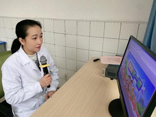 怀化爱尔眼科医院近视防控进校园助力学子闪亮明眸迎开学(图1)