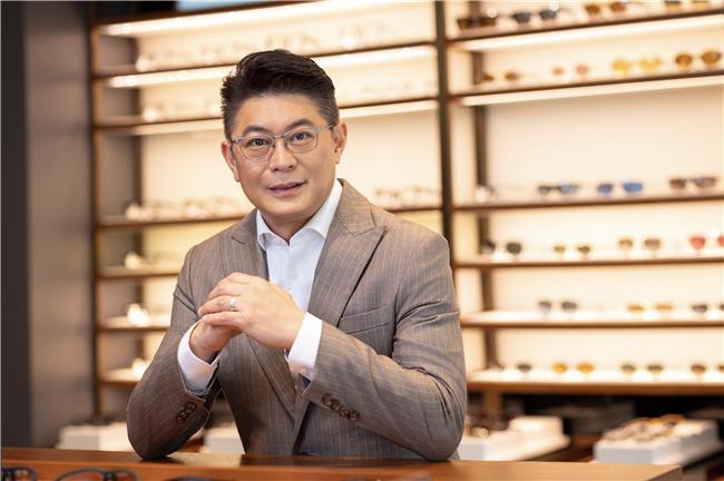 九游娱乐：依视路陆逊梯卡林国樑：以循证医学解码儿童青少年近视防控未来(图1)