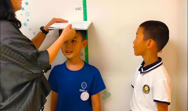 当代中小学生三把刀：治近视、整牙、身高管理(图3)