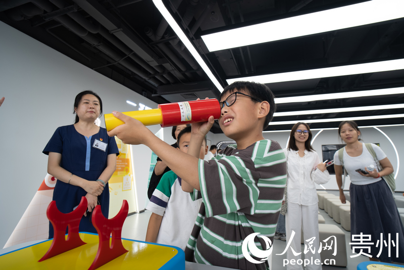 爱尔眼科医院贵州总院举行公众开放日活动(图3)