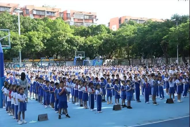 九游娱乐NineGame：科技赋能守护光明——深圳市新秀小学视力防控实践获突破性成效(图5)