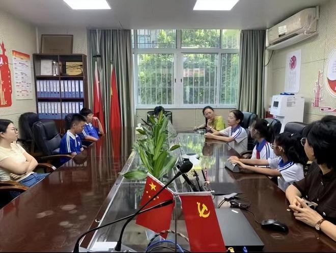 九游娱乐NineGame：科技赋能守护光明——深圳市新秀小学视力防控实践获突破性成效(图2)