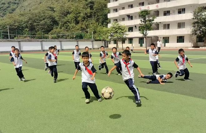 清远市儿童青少年近视率连续四年下降多方协同防控模式显成效(图6)