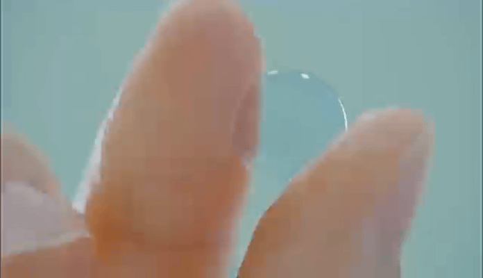 九游娱乐:夜戴日摘的OK镜成年人可以用吗?(图2)